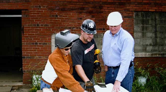 Pittsburgh Public Art Brings Recyclers and Veterans Together